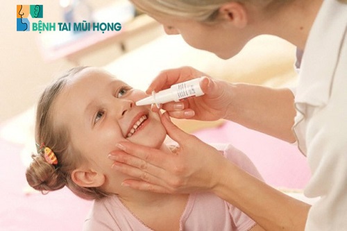 Dùng thuốc điều trị viêm mũi mãn tính cho trẻ