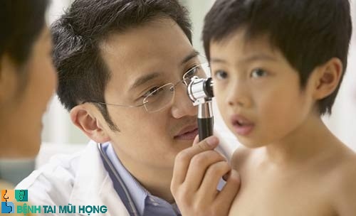 Điều trị viêm tai ở trẻ em phải tuân theo chỉ định của bác sĩ