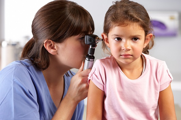 Viêm tai giữa xung huyết thường gặp ở trẻ em