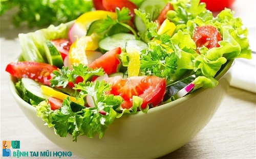 Ăn nhiều rau xanh là cách phòng chống viêm họng hạt