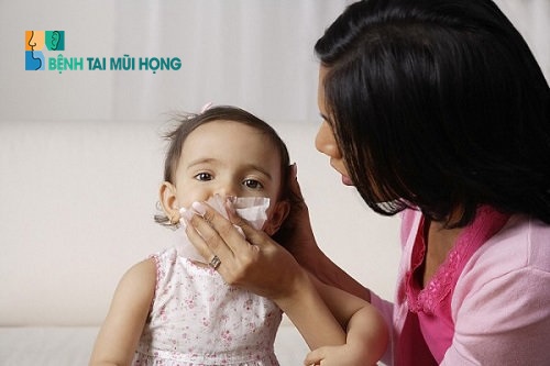 Cách xử lý khi trẻ bị viêm mũi dị ứng