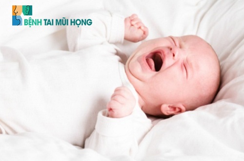 Trẻ sơ sinh thường bị ngạt mũi bởi sức đề kháng và hệ miễn dịch của trẻ vẫn còn rất kém