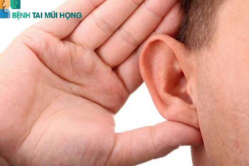 Người bị viêm tai giữa thanh dịch thường giảm thính lực