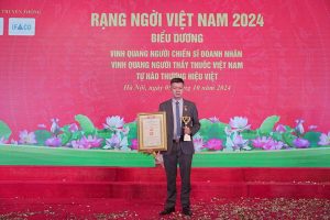 Lương y Đỗ Minh Tuấn được vinh danh với giải thưởng 